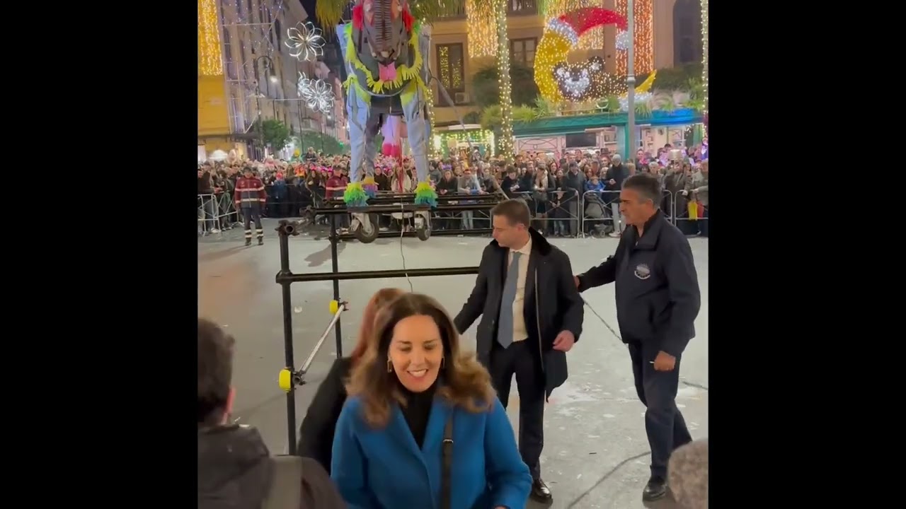 Lo spettacolo del Ciuccio di fuoco di Sorrento per dire addio al 2024 e benvenuto al 2025