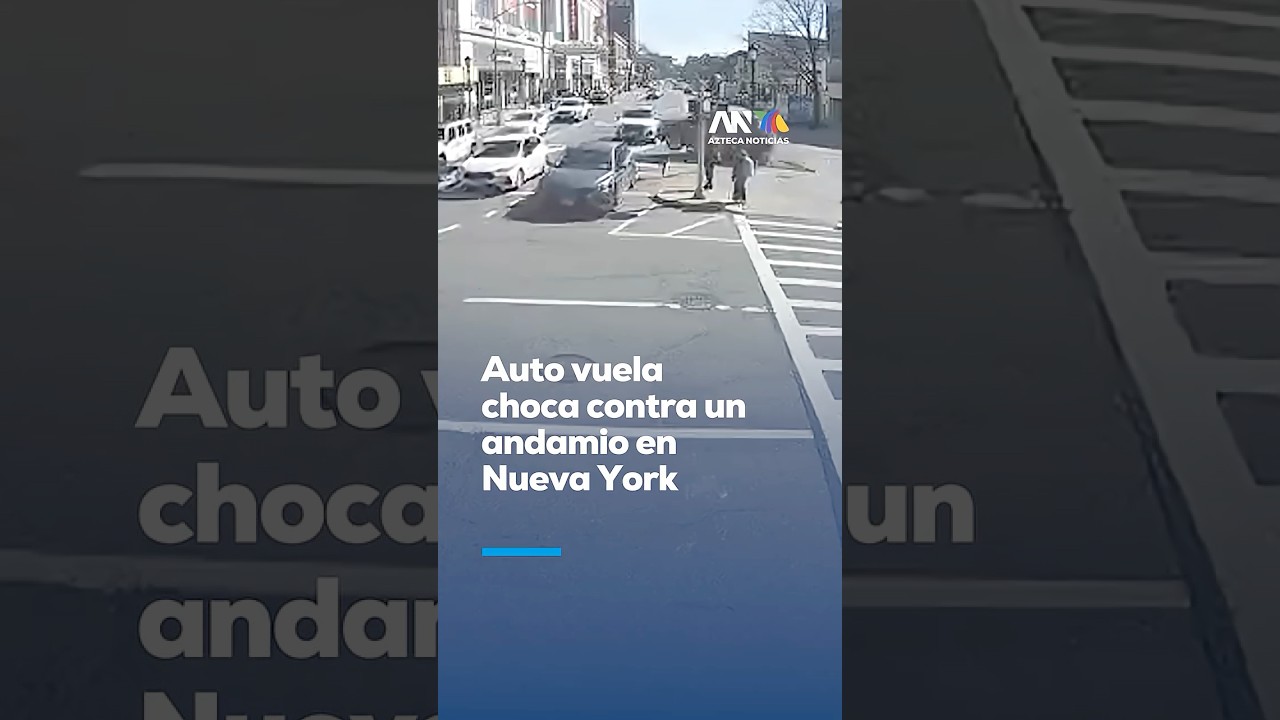 Accidente en White Plains: auto vuela en intersecci&oacute;n y casi atropella peatones