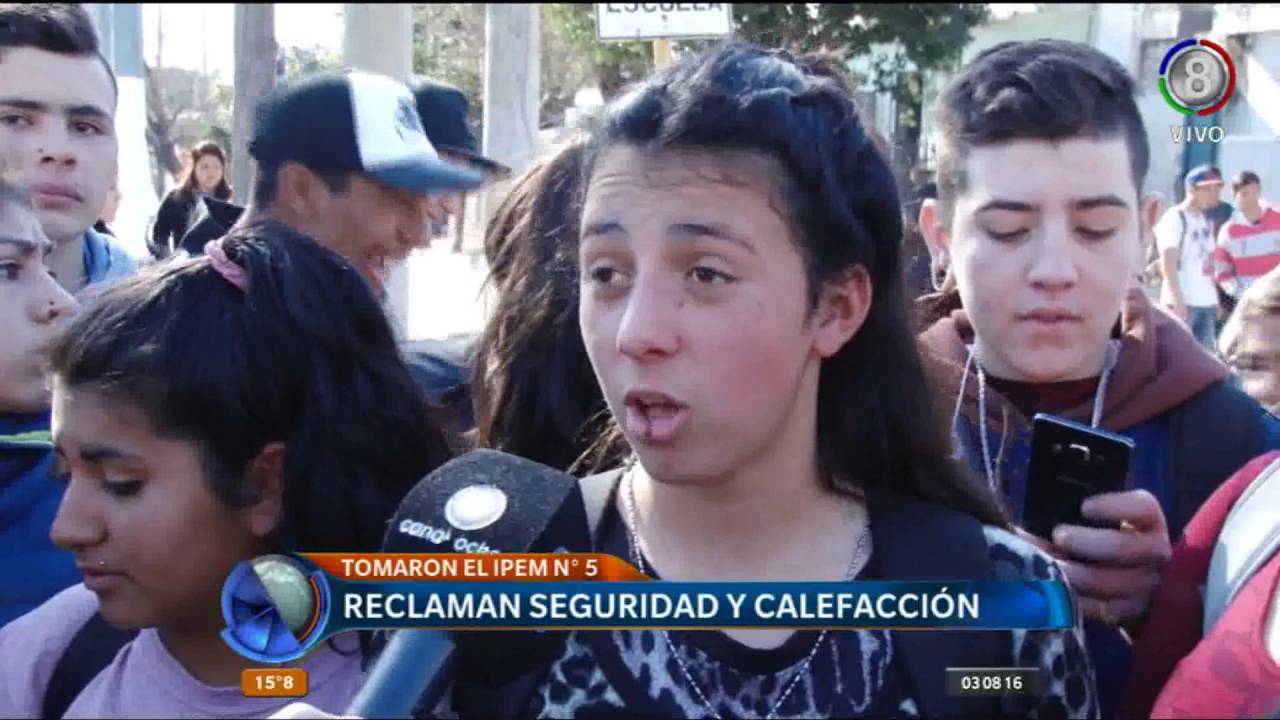 TOMA IPEM 5 BARRIO YAPEYU
