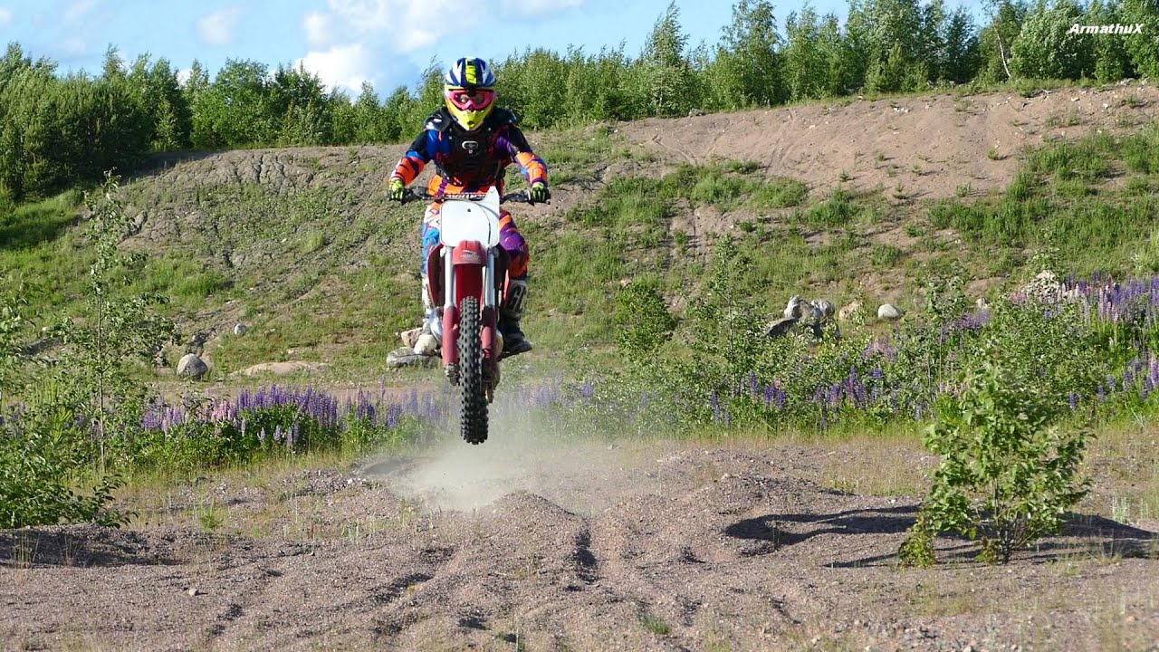 Honda CR250R -89 Warm Up & Sand Pit Braaps