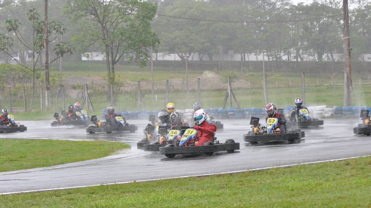 Vit&oacute;ria na chuva !! KNV Rookie Sazonal Tra&ccedil;ado Oliva. Kart&oacute;dromo Guaratinguet&aacute; 18HP 19/10/25