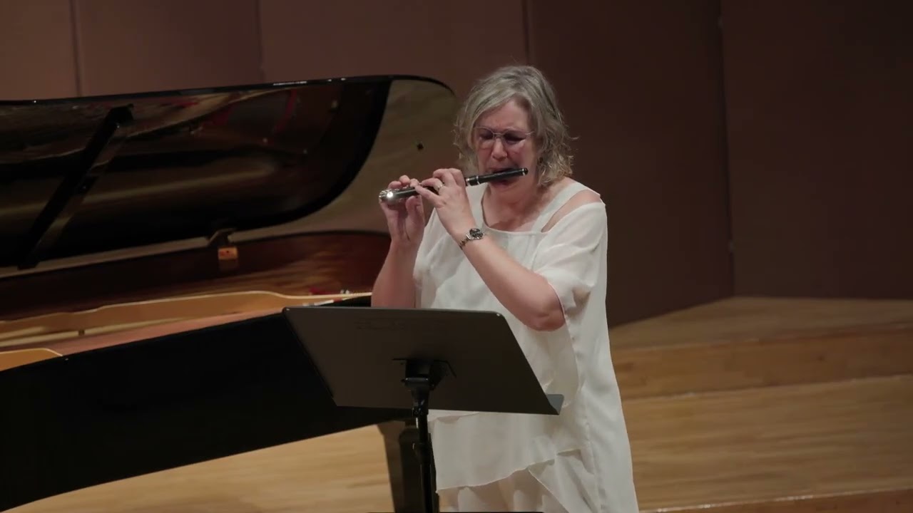 AULINO  five pieces for piccolo flute played by Haika Lübcke