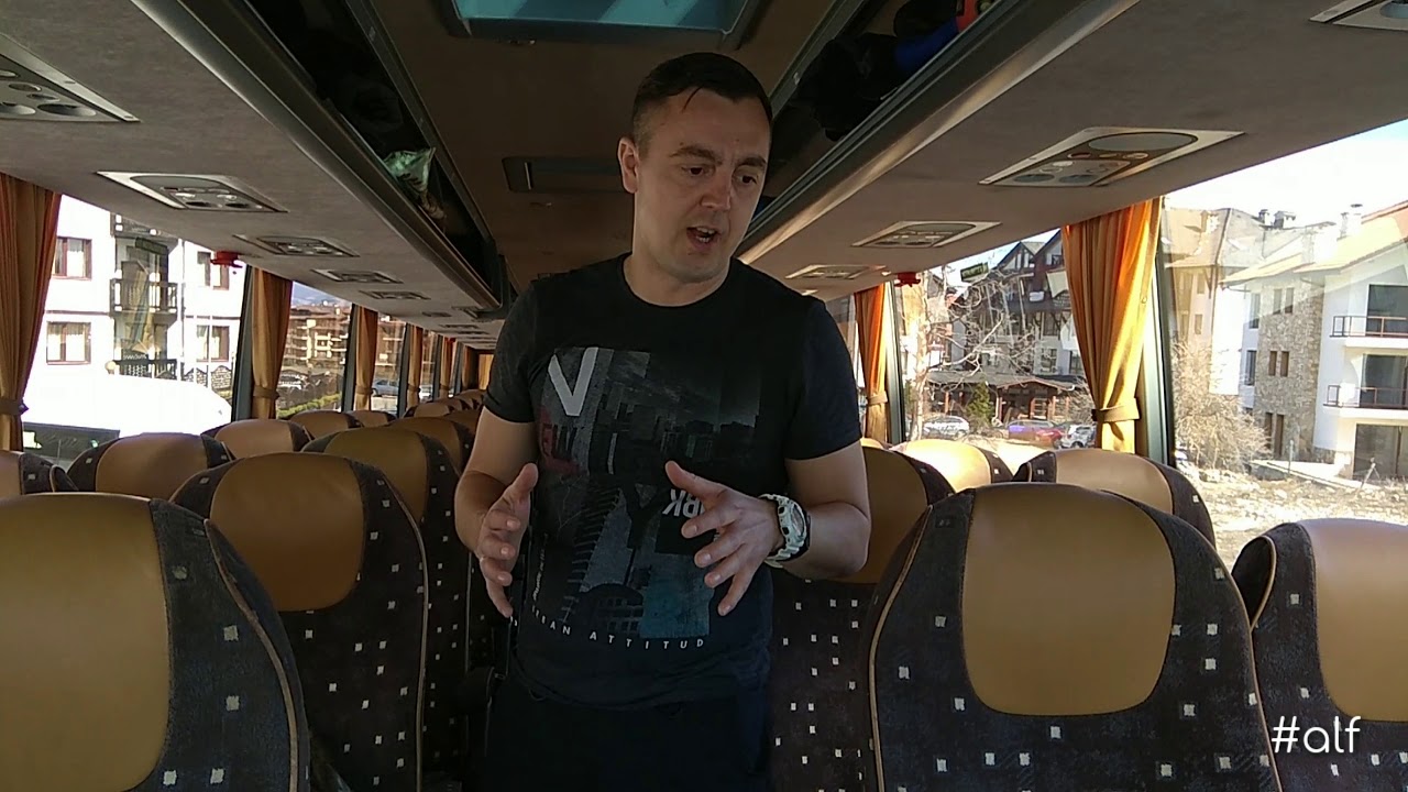 Безпечні місця в автобусі. Подорожі автобусом.