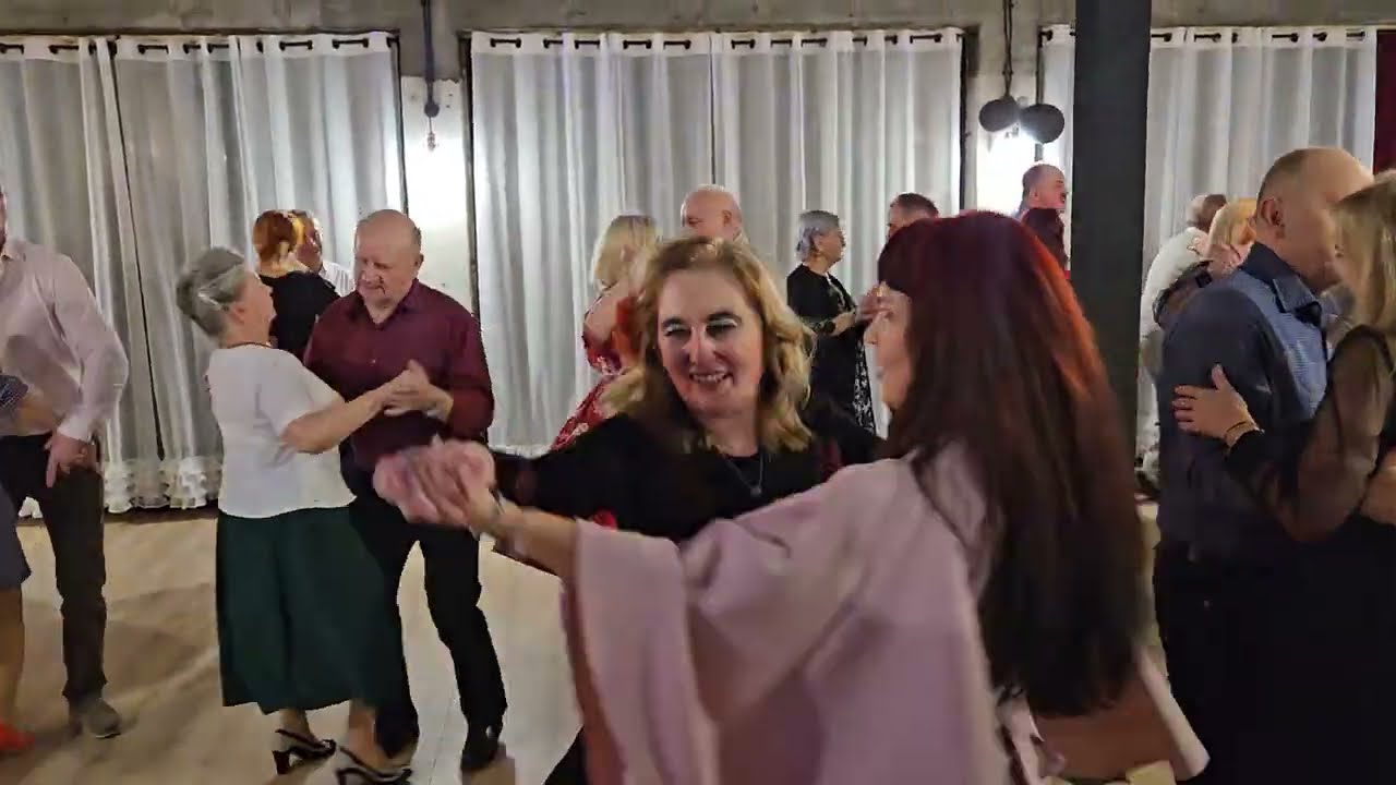 Urocza IRENKA - Miło POPATRZEĆ na Taneczny MAJSTERSZTYK tak Elegancko potrafi PROWADZIĆ 