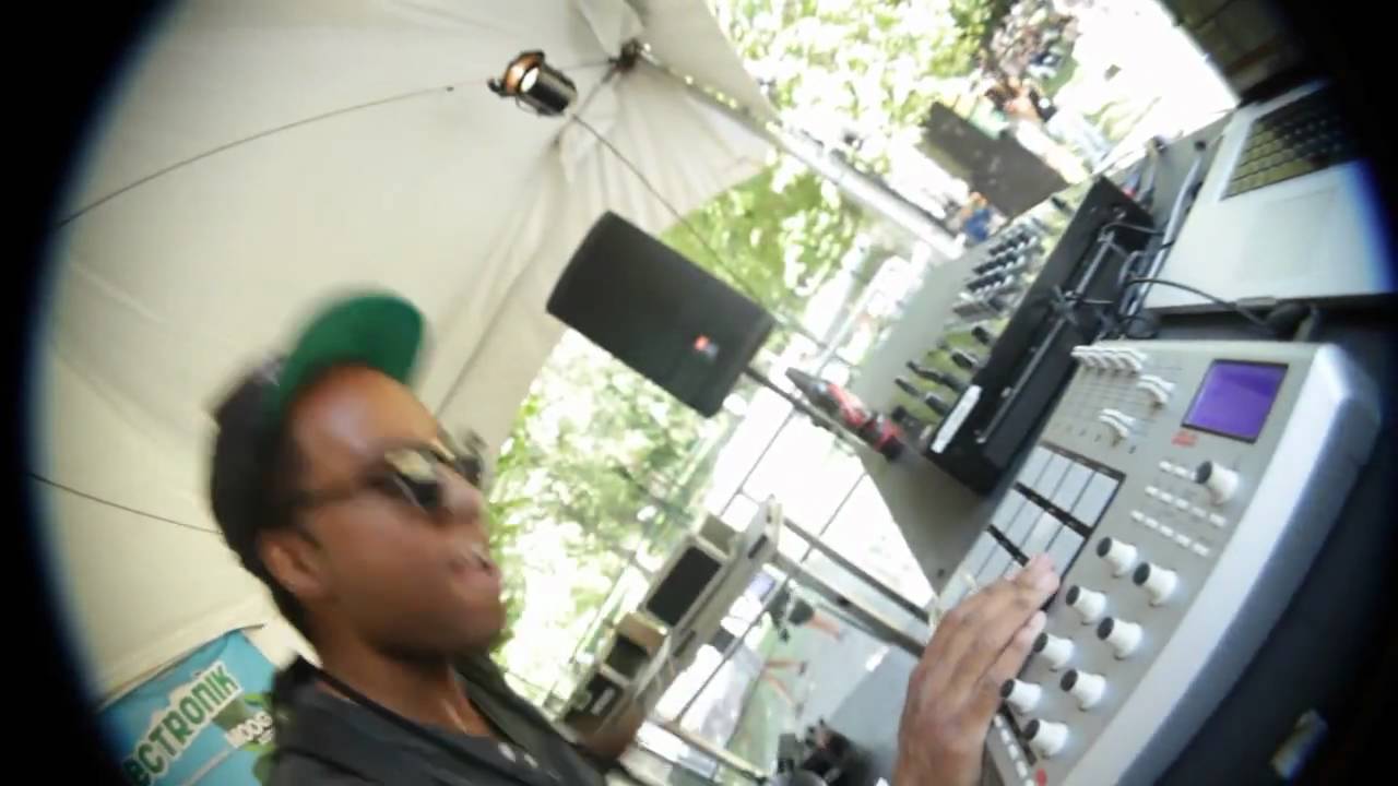 Lunice (Live Set) @ Osheaga '10 - Montreal