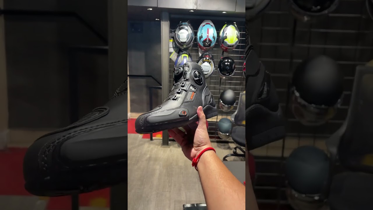 Mototech Asphalt v3 Short Riding Boots With Moz Lacing System.
