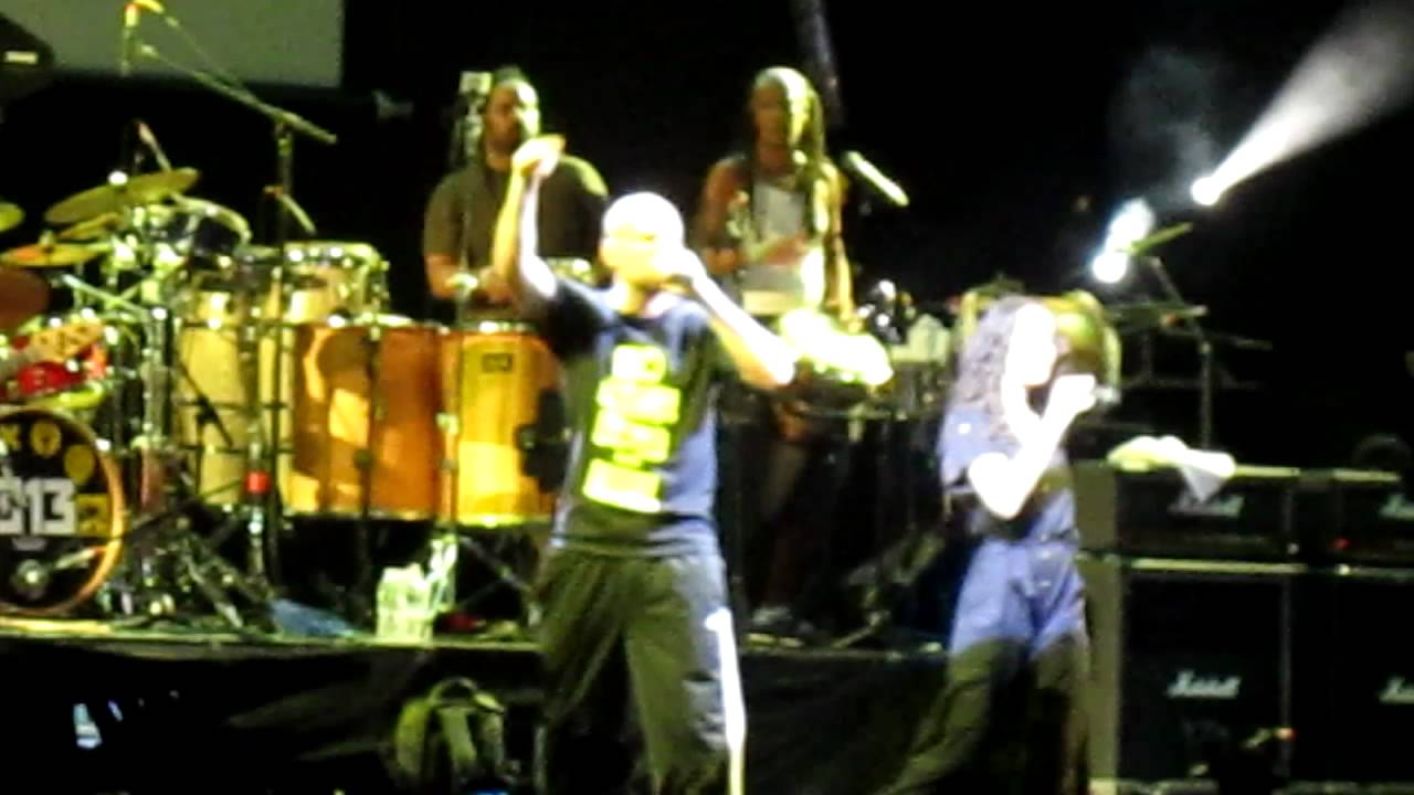 calle 13  BAILE DE POBRES