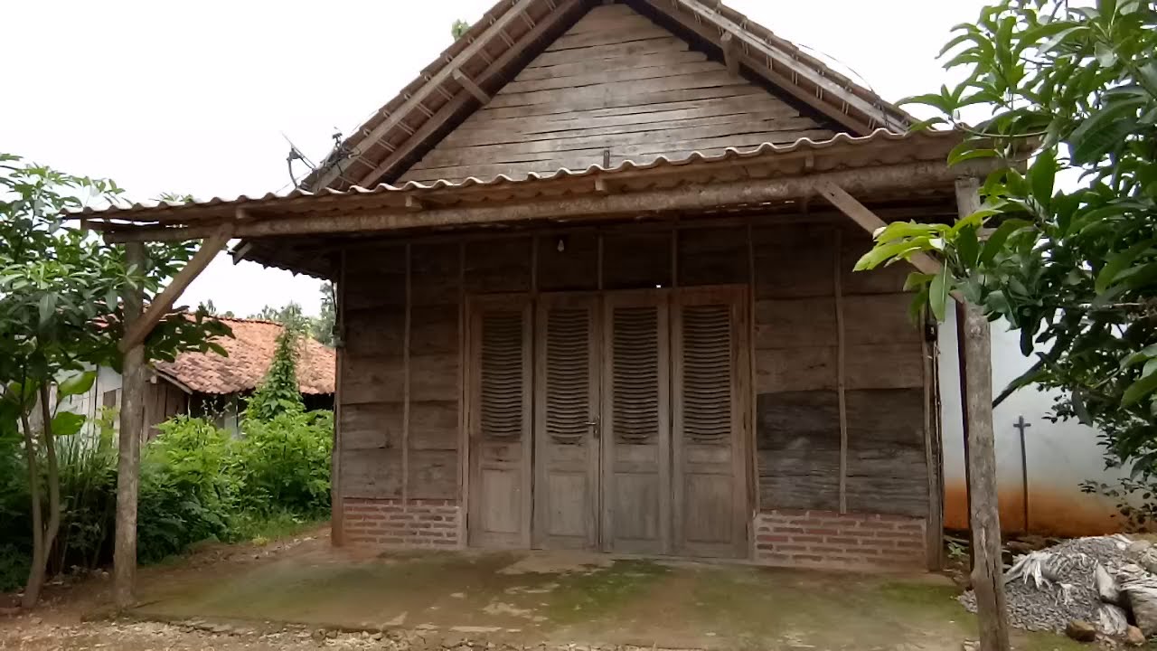 Rumah Tampak Luar Masih Kulit Kayu Tapi Dalamnya Bersih Dan Nyaman
