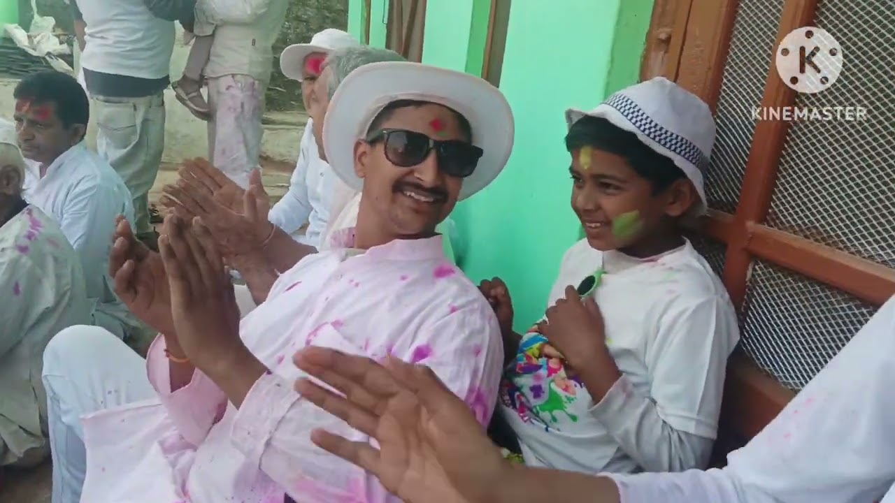 श्री कांता बल्लभ काण्डपाल जी के घर मैं होली।