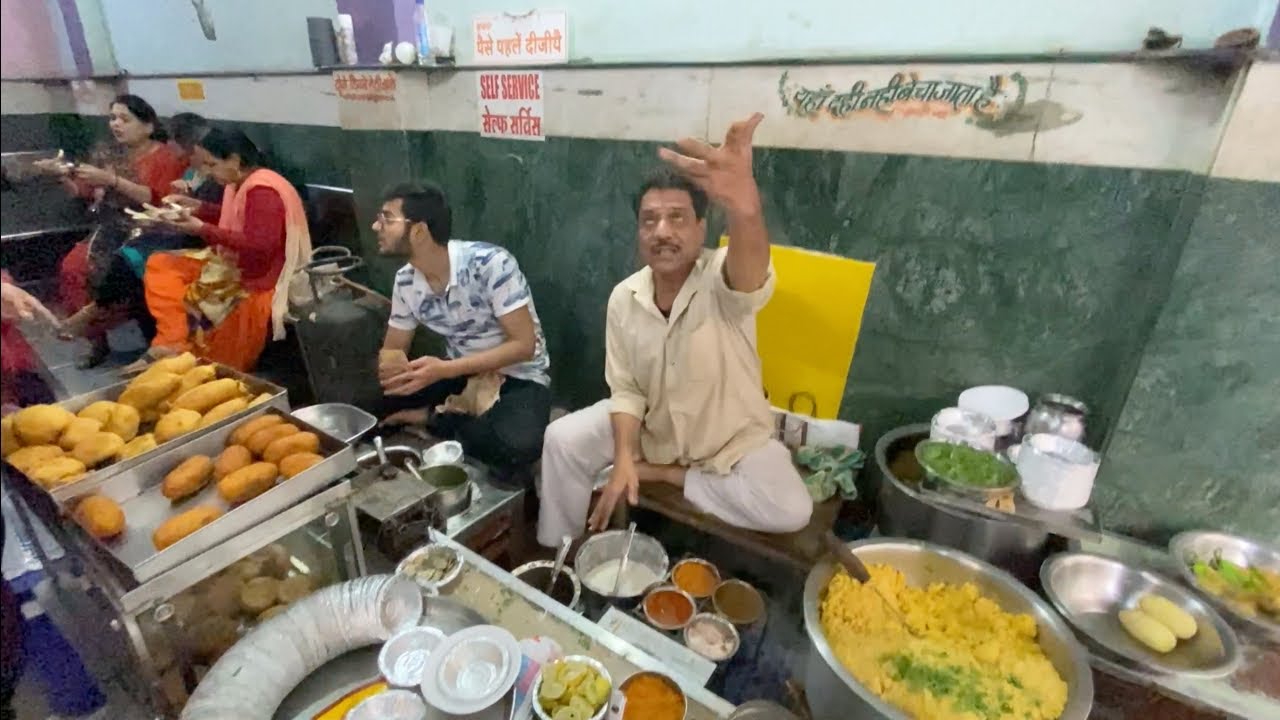 Flying Dahi Vada of India | Most Entertaining Chaat Wala | Indian Street Food