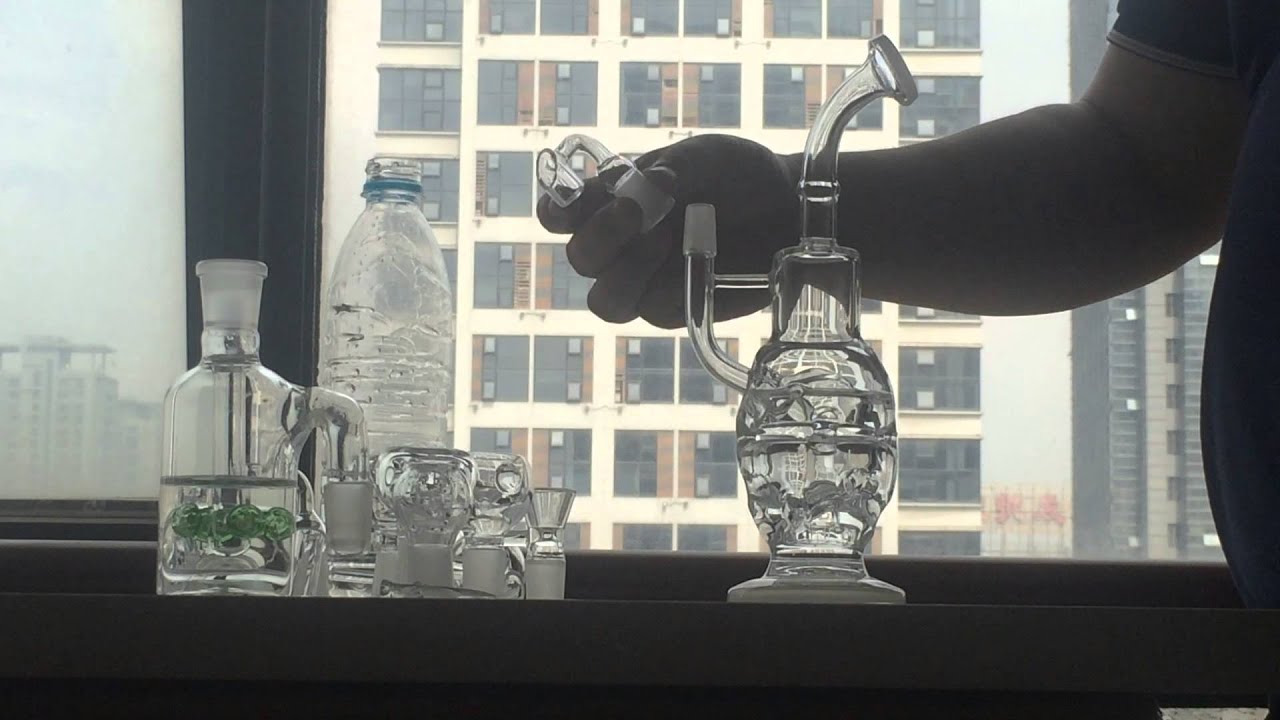 Fab Egg Glass Bong 9.5 Inches Skull Bong Water Pipe Glass Dab Two Function Dry Bowl Oil Rig Carb Cap