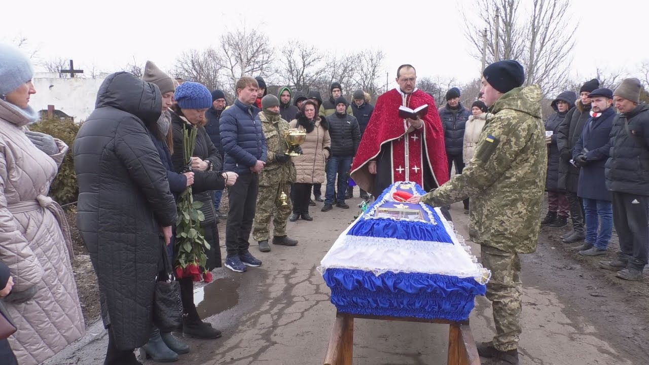 Місто у жалобі: Мирноград простився з 23-річним військовослужбовцем Владиславом Андрєєвим