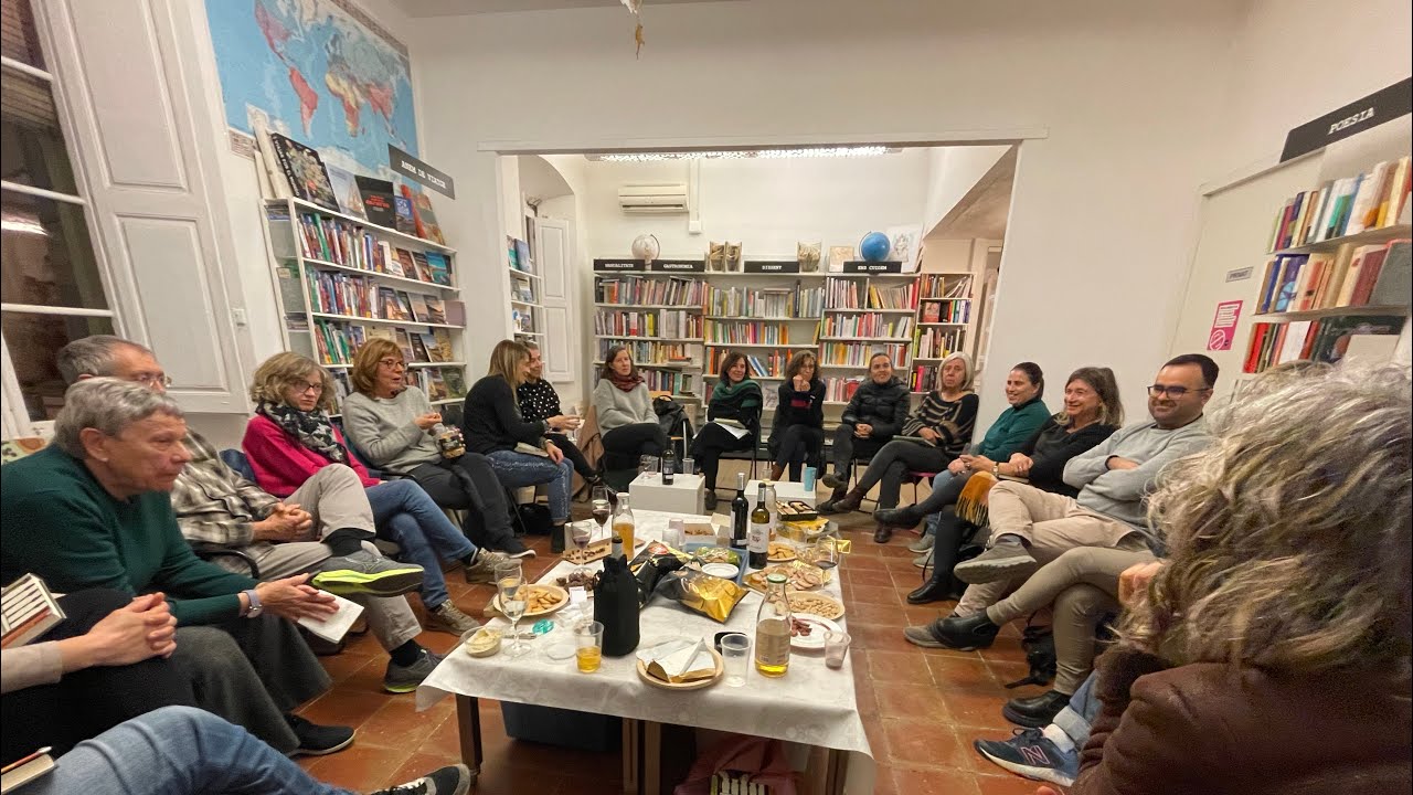 març literari. club de lectura Montserrat Roig. comentem El temps de les cireres amb les editores 🍒