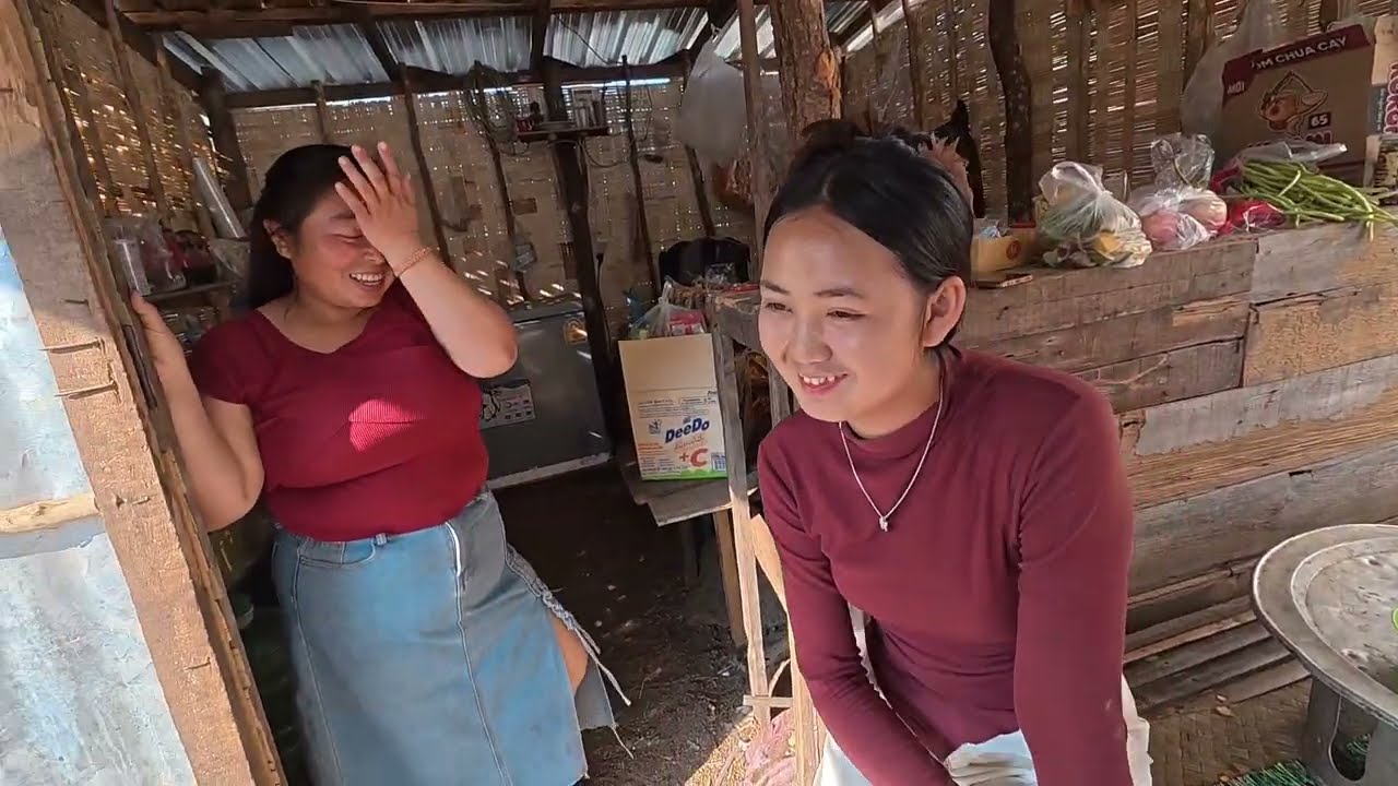 มาเยี้ยมยามน้องจ่อย อุดหนุนร้านเล็กๆของเธอ เพื่อเอาขนมไปแจกเด็กๆ
