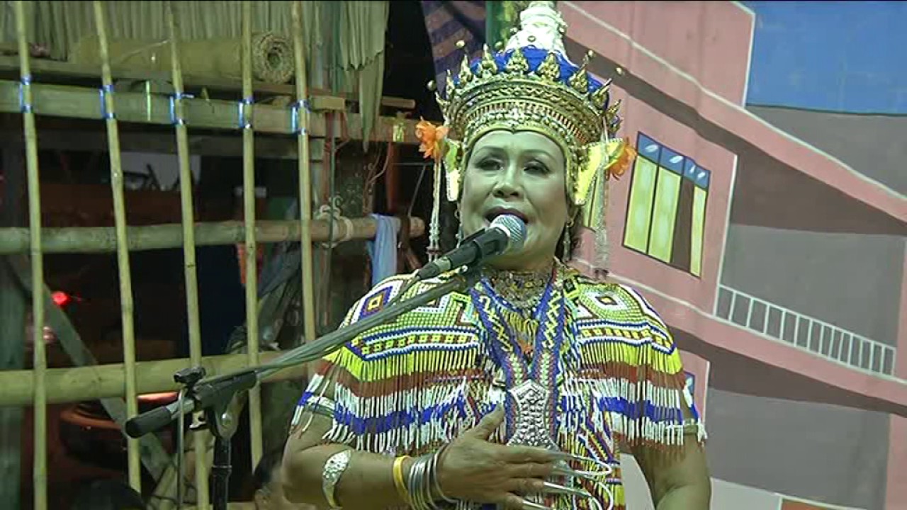 หันแลเอกลักษณ์-สายตระกูลโนราคล้อย วิเชียร โดยโนราอ้อมจิตร เจริญศิลป์ ม.อ.หาดใหญ่