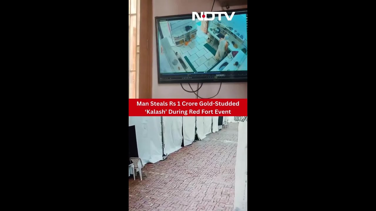 Man Steals Rs 1 Crore Gold-Studded 'Kalash' During Red Fort Event