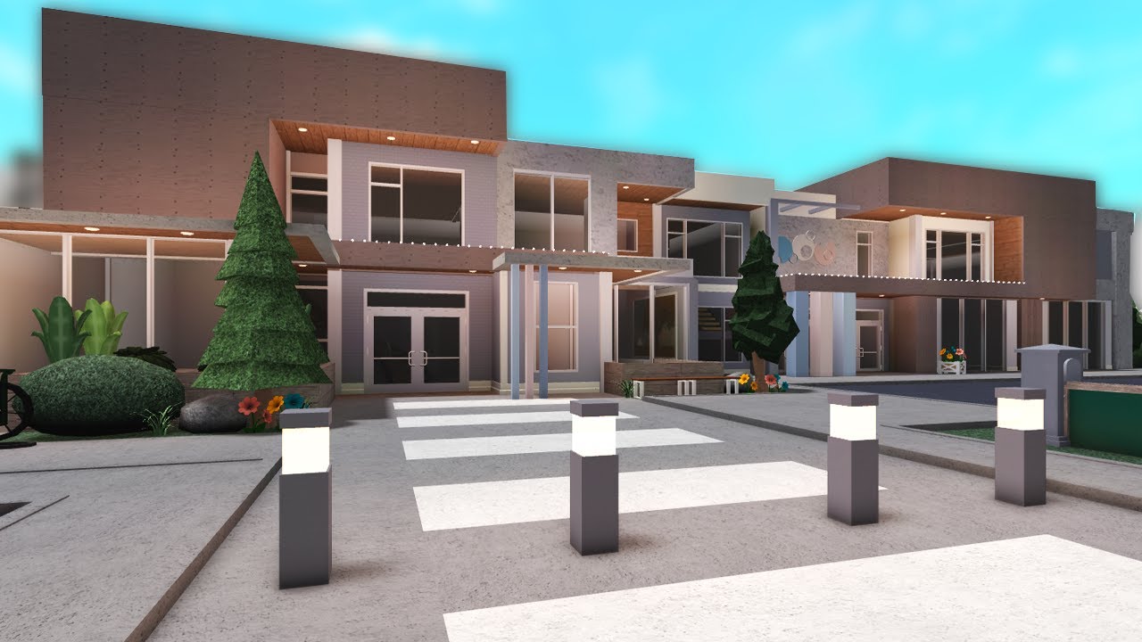 Building a School in Bloxburg w/ Anix & Faulty