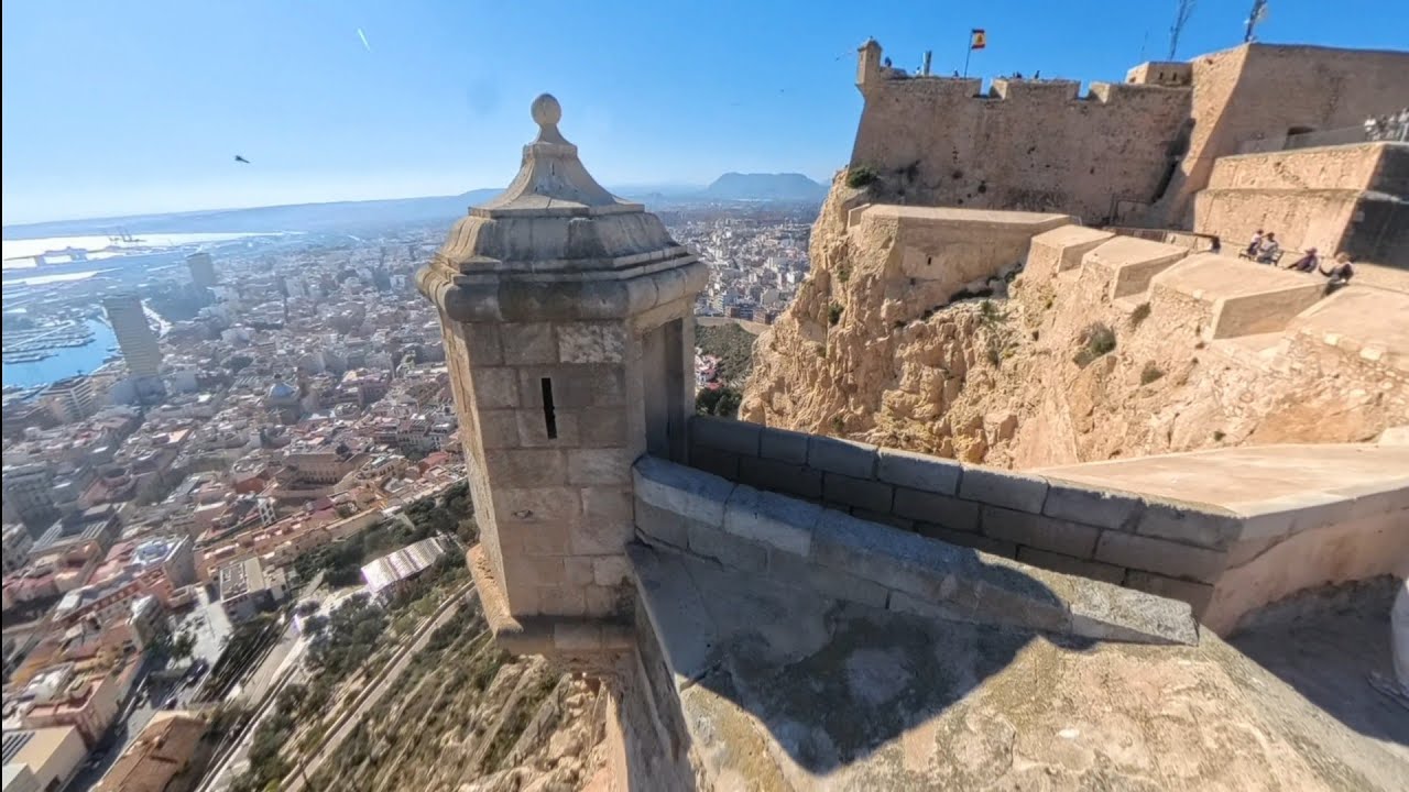 Le château Santa Barbara a Alicante ( Espagne  ) - video 4K