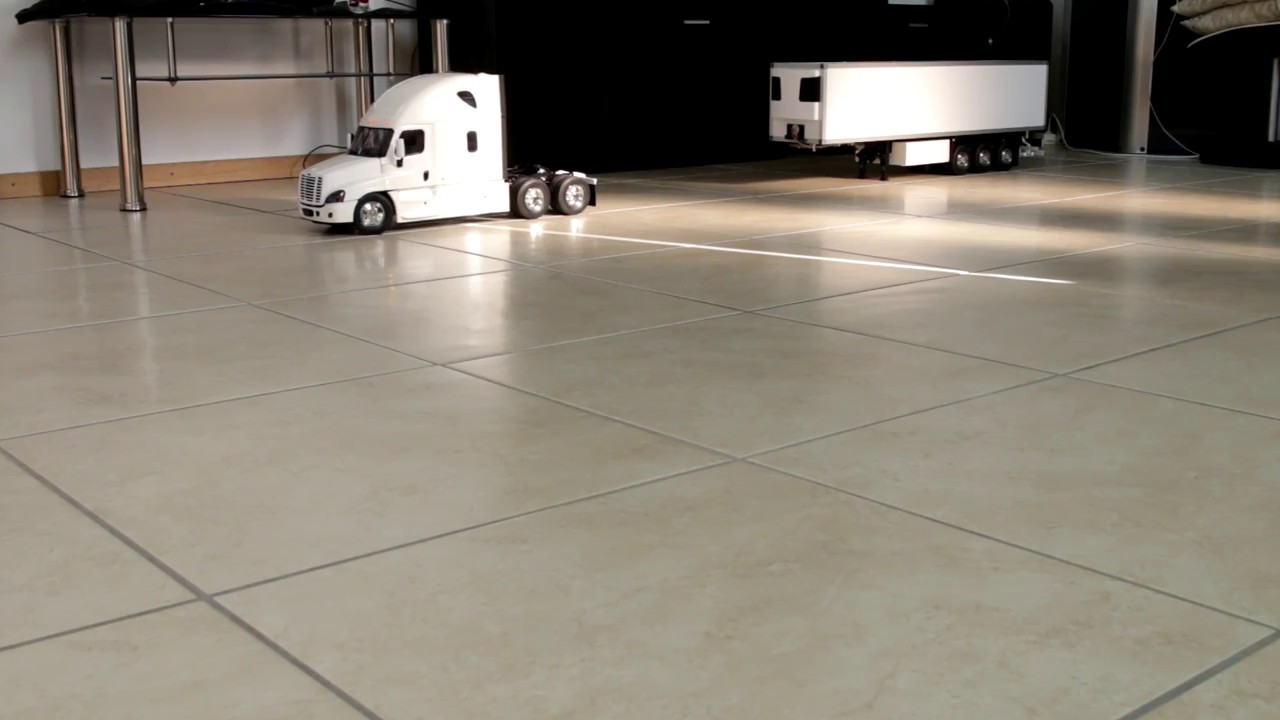 TAMIYA 1/14 Freightliner Cascadia Evolution + reefer trailer