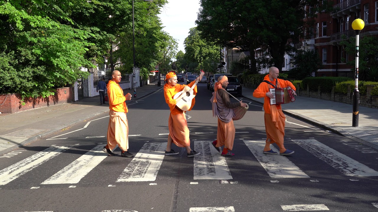 ISKCON UK 50 - Monks celebrate at Abbey Road!
