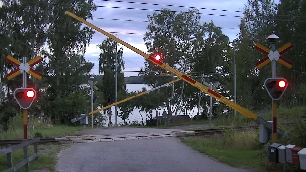 Spoorwegovergang Åby (S) // Railroad crossing // Järnvägsövergång