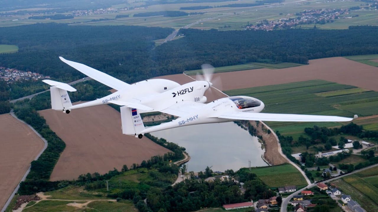 H2FLY Completes World&rsquo;s First Piloted Flight of Liquid Hydrogen Aircraft