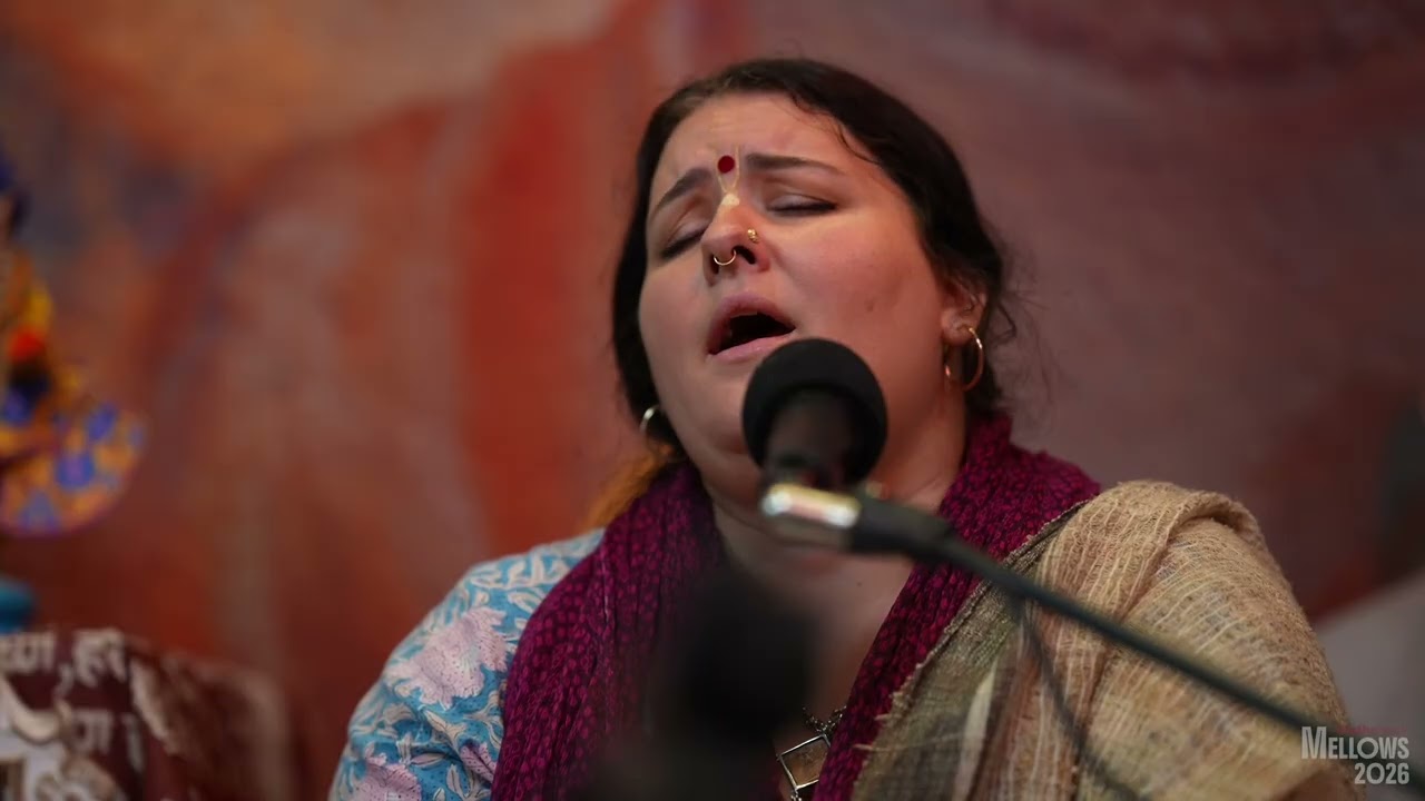 Deep and profound Kirtan by Nadiya Mani