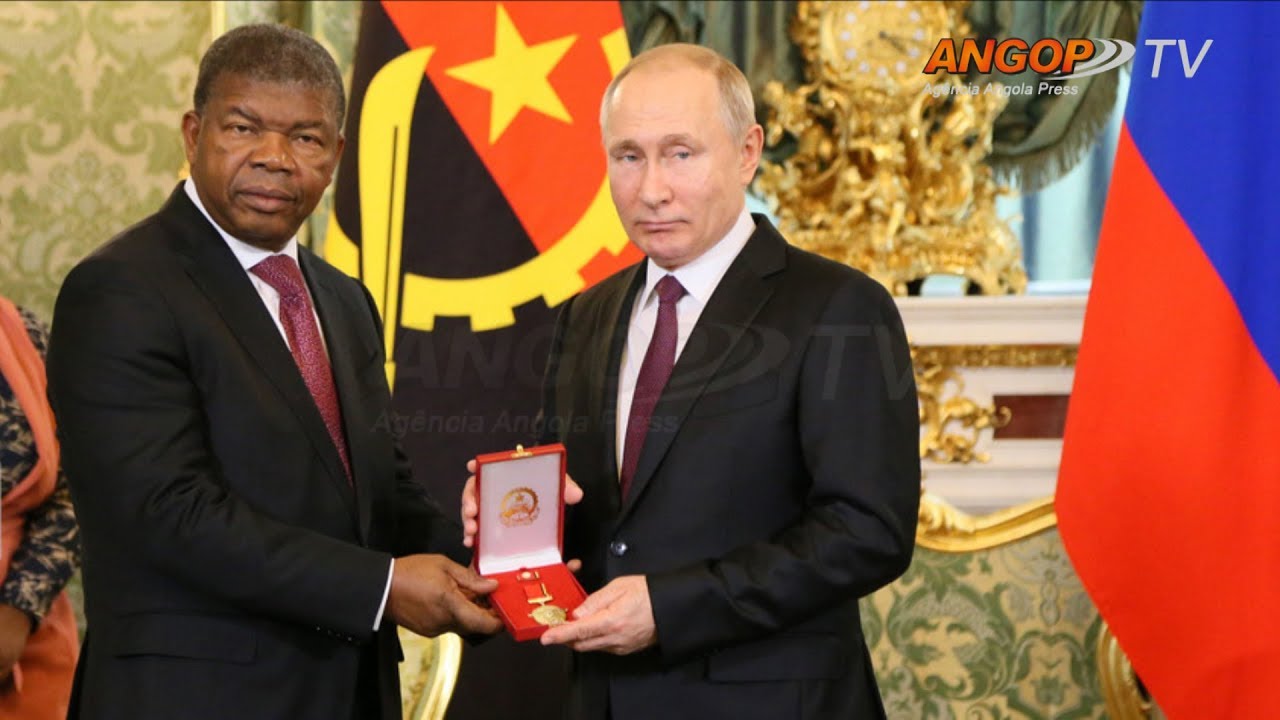 João Lourenço condecora Vladimir Putin