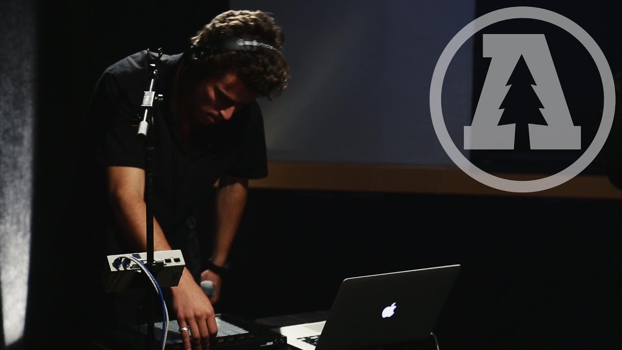 Night Beds - Tide Teeth | Audiotree Live