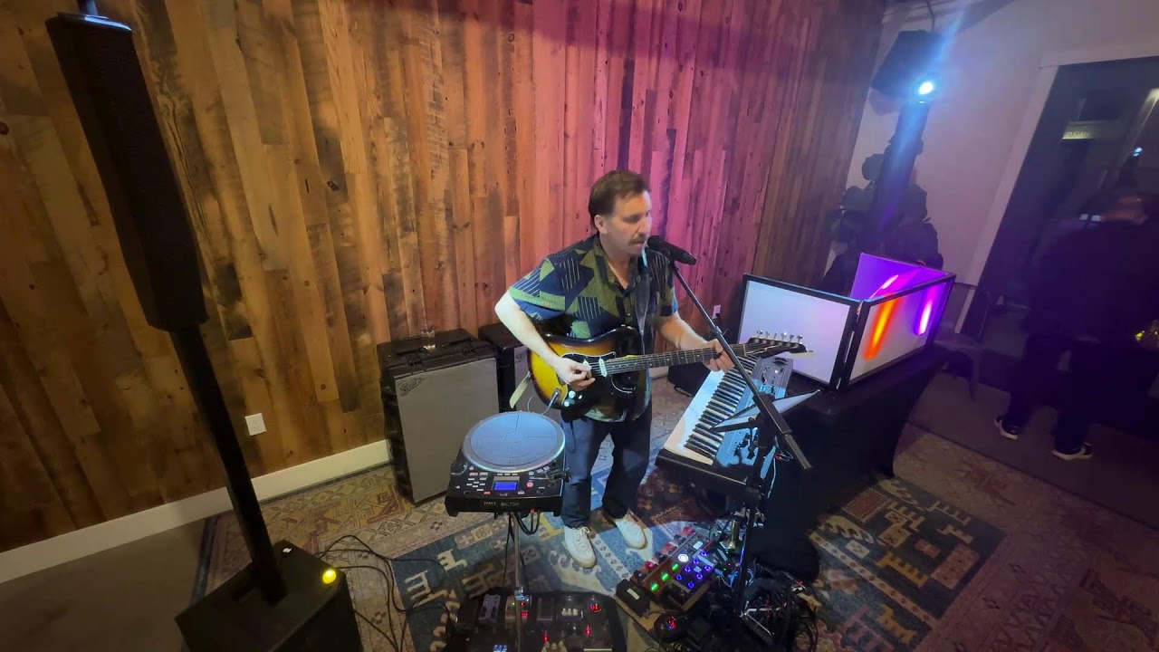How does he sound like a full band. Mind blowing  #rc600 #bossrc600