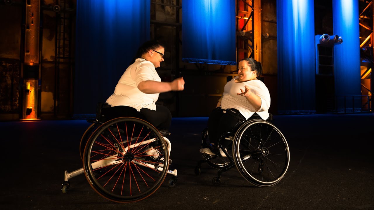 Freiheit spüren beim Rollstuhltanz: Toptalent-Duo Alina und Vanessa