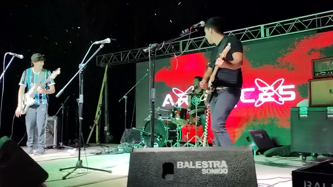 FIESTA DEL RIO QUEQUEN SALADO, ARTISTAS DE TRES ARROYOS CON ROCK NACIONAL.ARTIFICES