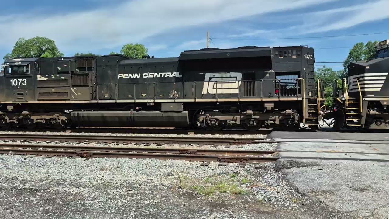 NS 1073 (Penn Central) as mid DPU on 9000 feet long 154 thru Lula, Ga on 7/3/25
