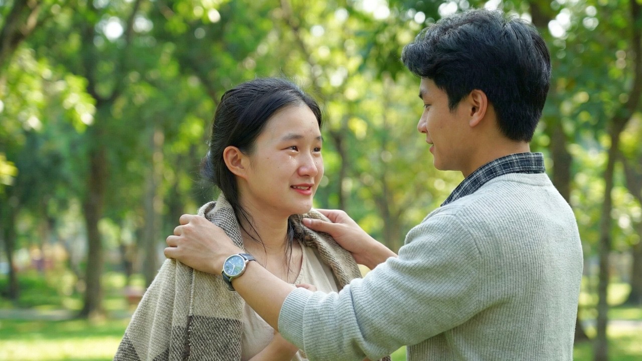 lytieunu &mdash; A Simple Park Trip Turned Emotional &mdash; Truong&rsquo;s Care Changed Tieu Nu Forever