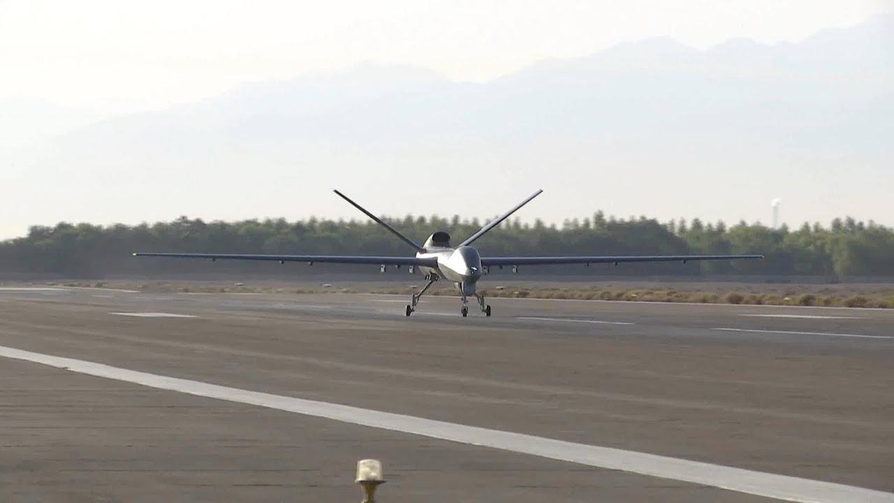 GLOBALink | China's Caihong drones displayed at Airshow China 2021