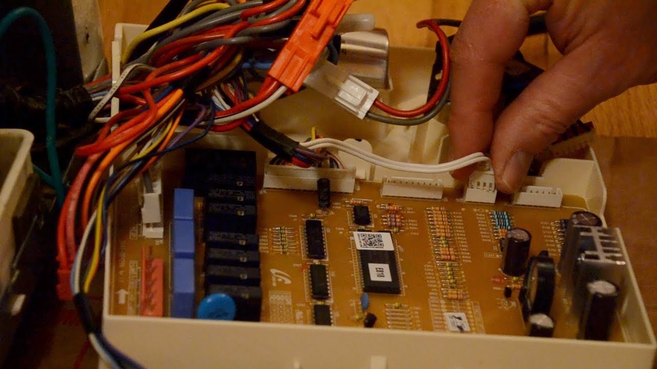 How to Replace the Motherboard in a Samsung Refrigerator