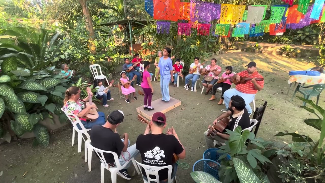 Sesión 30 Visita de Arturo y Elías Barradas de los Soneros del Tesechoacán