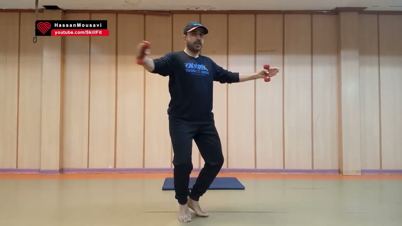 ورزش در خانه با دمبل | یک جلسه تمرین پیلاتس با دمبل در خانه