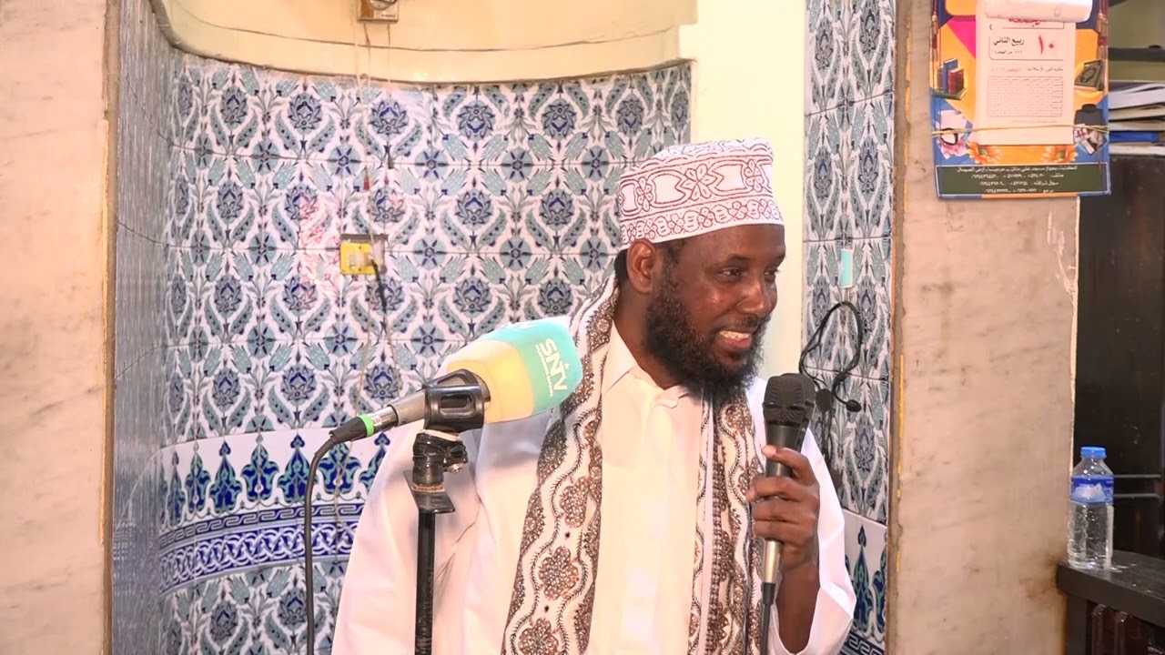 Wasiirka Diinta Awqaafta XFS Sheekh Muqtaar Robow oo bulshada Muqdisho kula hadlay Masjidka Marwaas