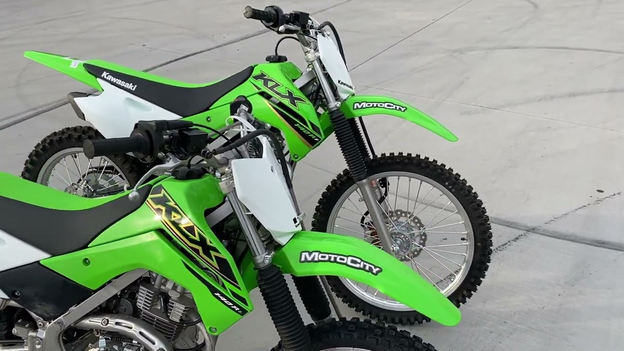 Kawasaki KLX140R F 2022 года против KLX140R L 2021 года
