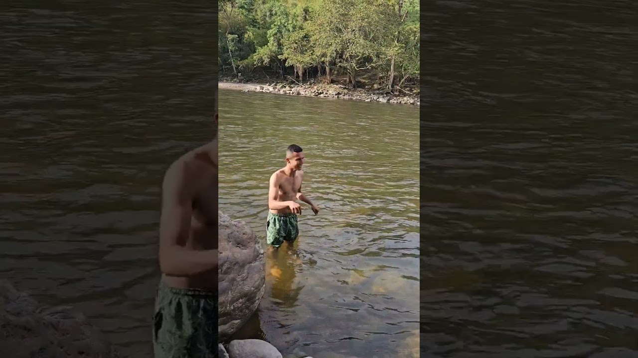Cruc&eacute; nadandando el R&iacute;o Magdalena 😮&iquest;Como les parece? #DiegoDiaz