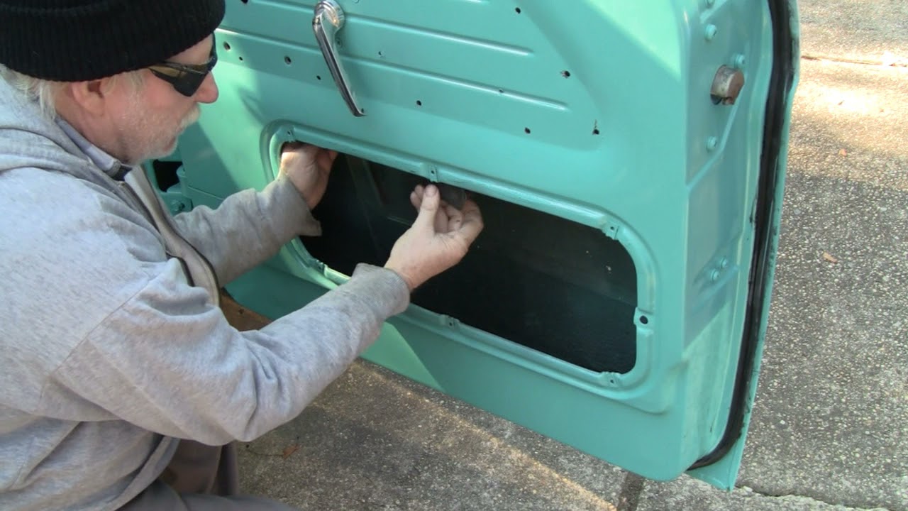 REPLACE VENT WINDOW, REGULATOR and LATCH MECH (F100 part 72)