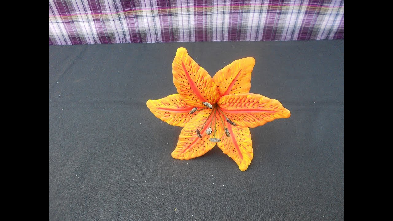 Flor lili de foami