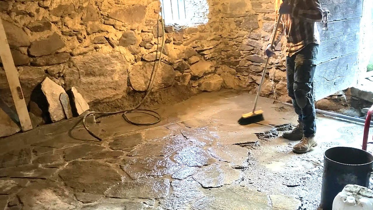 Restoring my cabin in the Italian Alps - Windowsill - Flagstone floor and other jobs - Video n.79