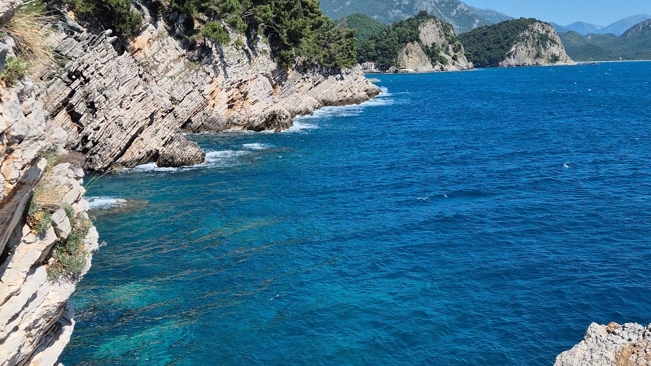 PIĘKNIE I NIEBEZPIECZNIE 😱CZARNOGÓRA OFERUJE TO I TO OPUSZCZONY HOTEL .MIASTO PETROVAC😍