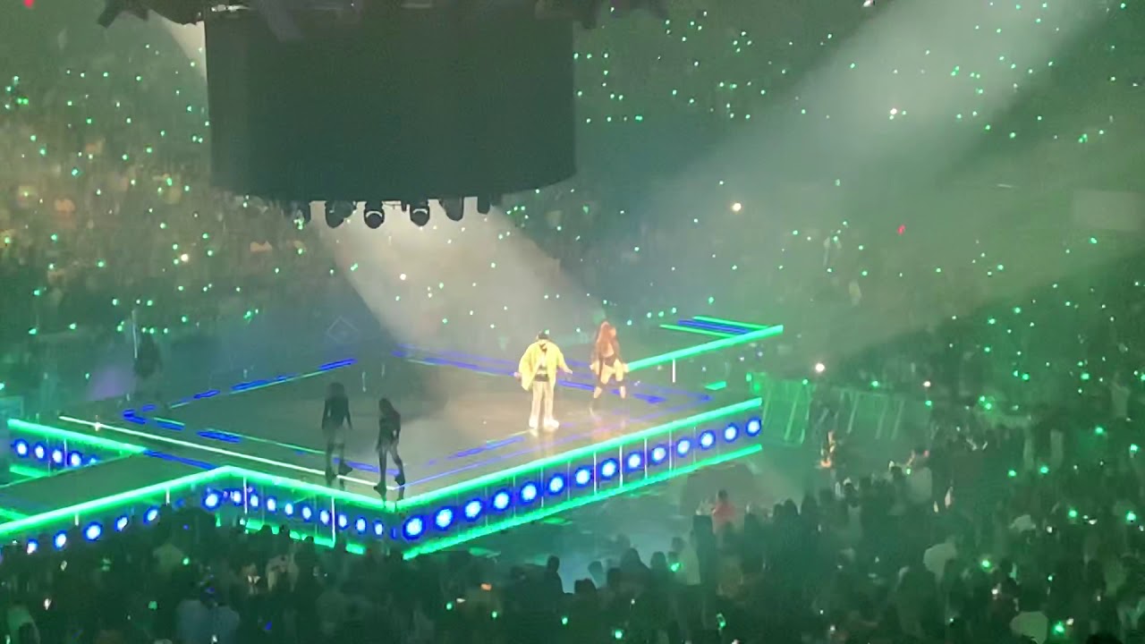 Bad Bunny “Te Bote” En Vivo Chicago 11/29/19