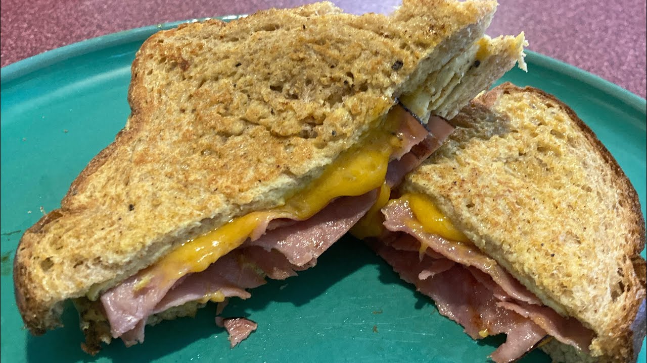 French Toast Breakfast Sammy in 5 minutes 