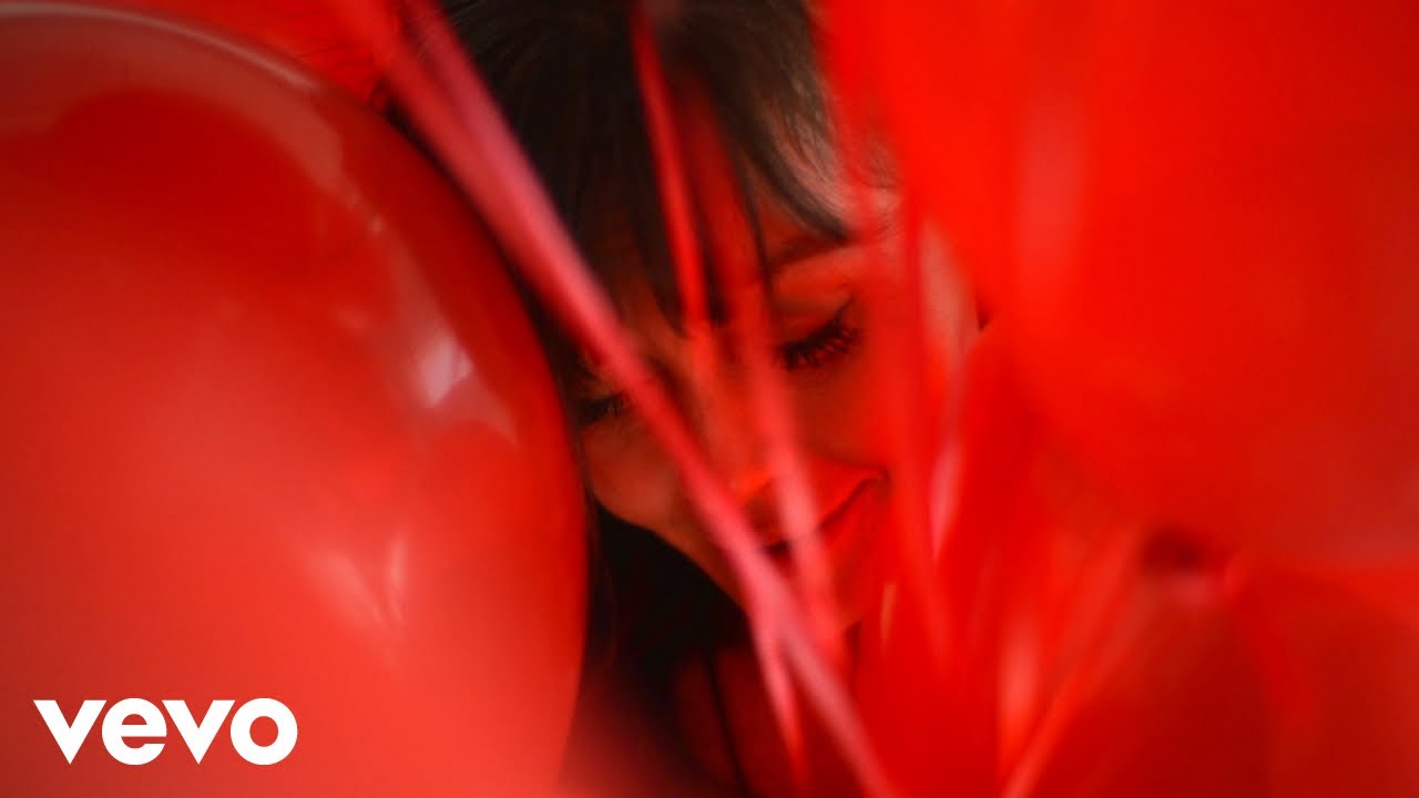 Sarah Banker - COCKADOODLEDOO (Official Video)