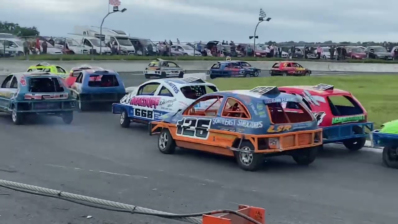 1300 Stock Cars (Irish Open) @ Nutts Corner ￼