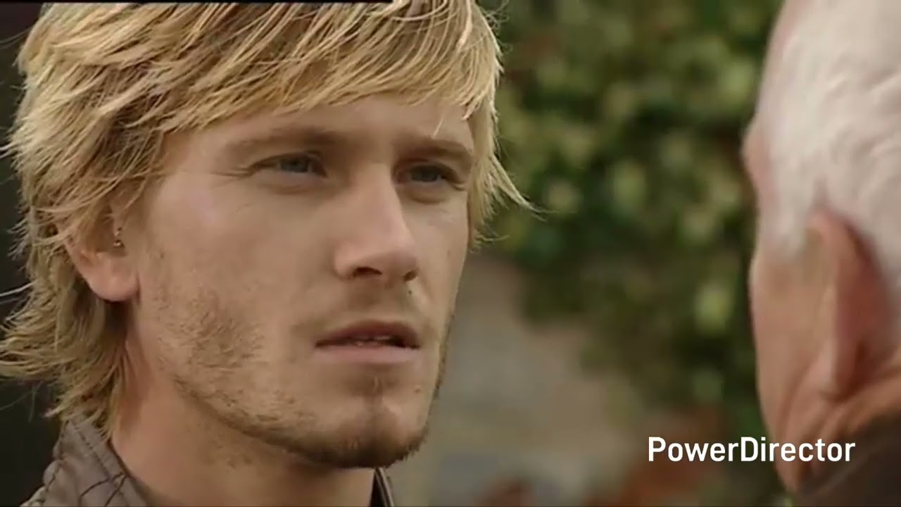 Classic Emmerdale - David Punches Eric (28th November 2006*OD)